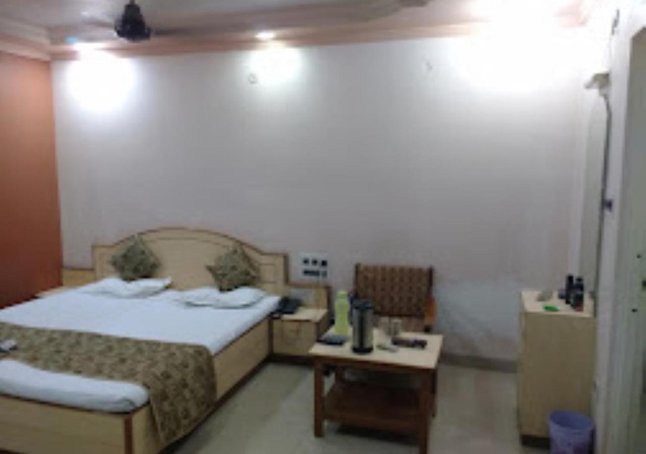 Hotel Mayur Restaurant Chandrapur Ngoại thất bức ảnh