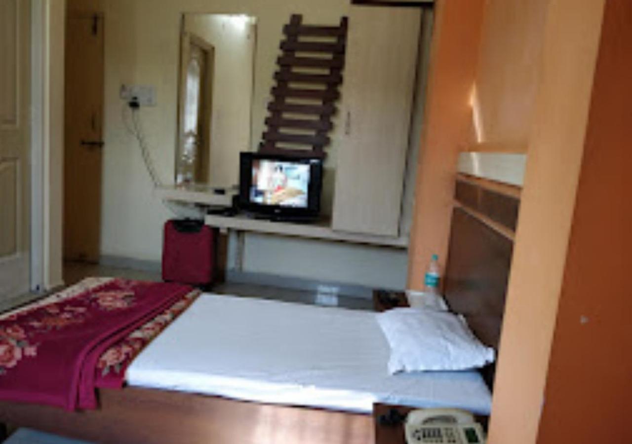 Hotel Mayur Restaurant Chandrapur Ngoại thất bức ảnh