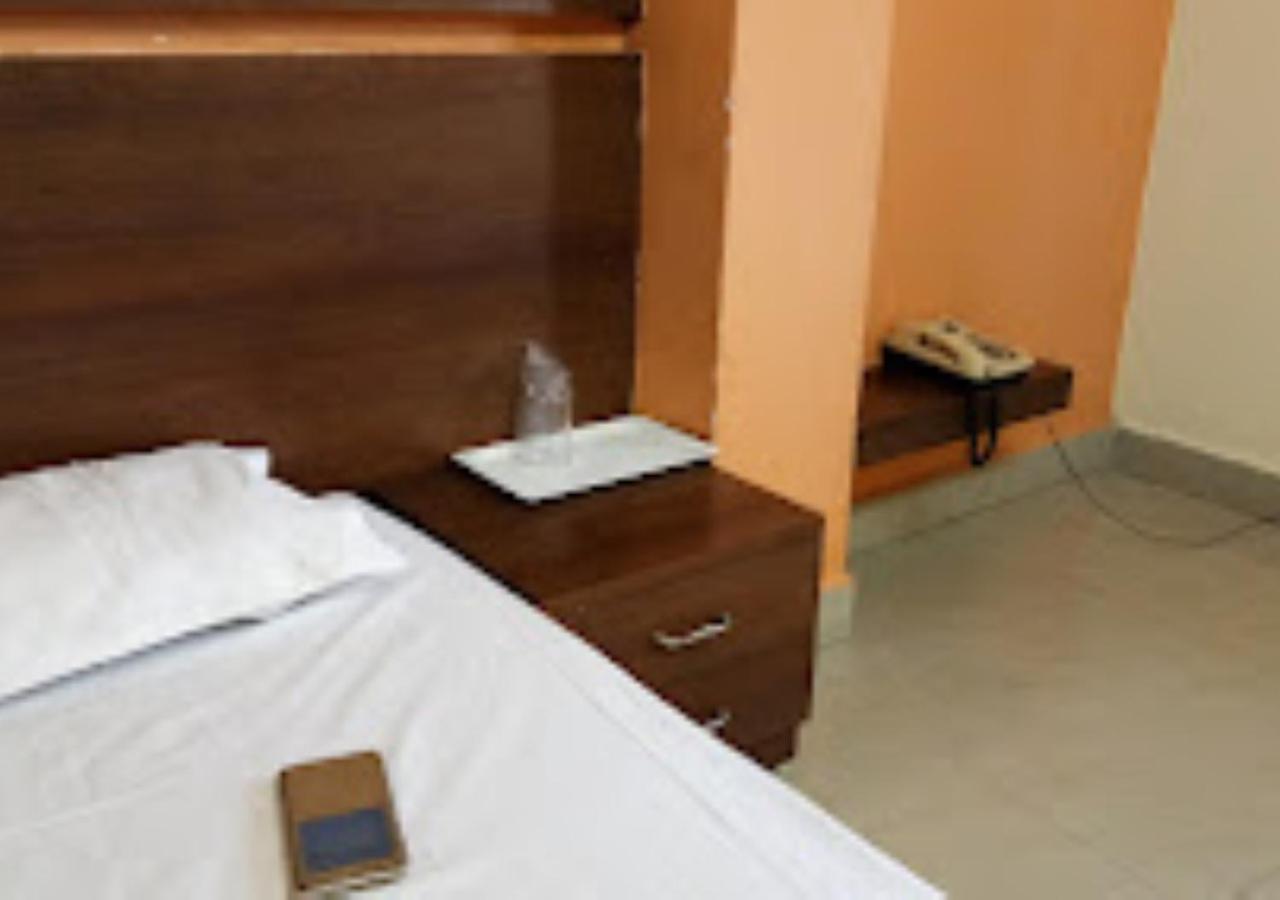 Hotel Mayur Restaurant Chandrapur Ngoại thất bức ảnh